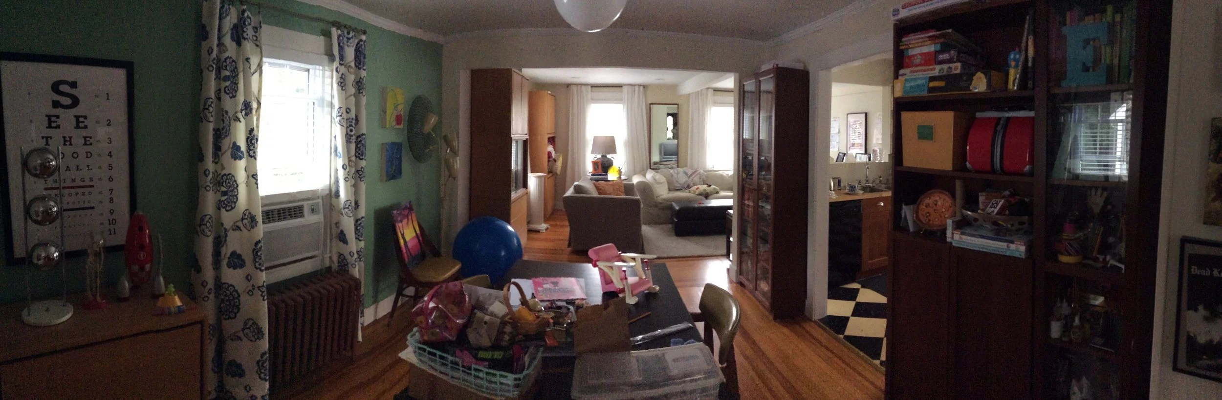 Panoramic view of dining room 