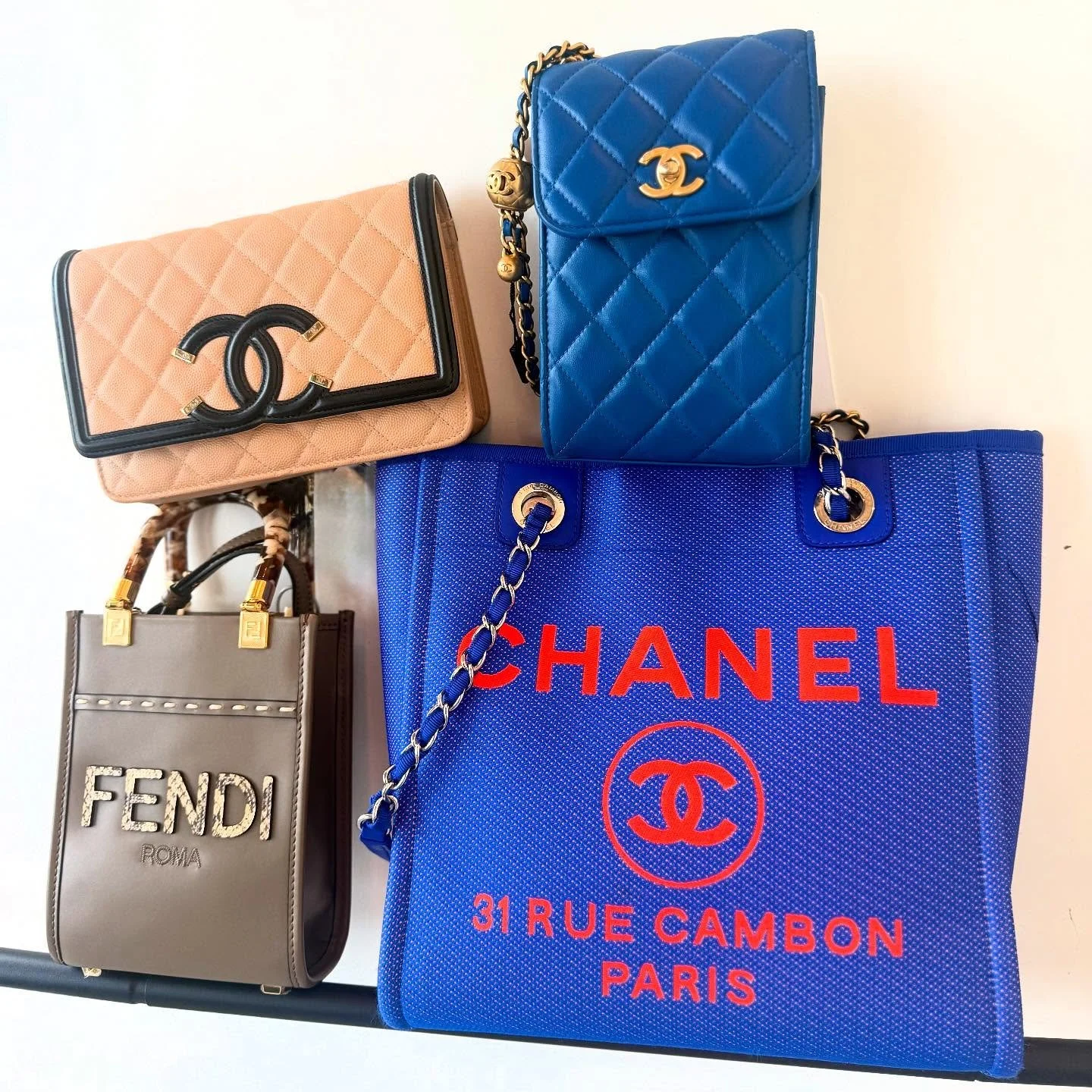What goes around comes around! 👀 👜 #shopballiets #designerhandbags
