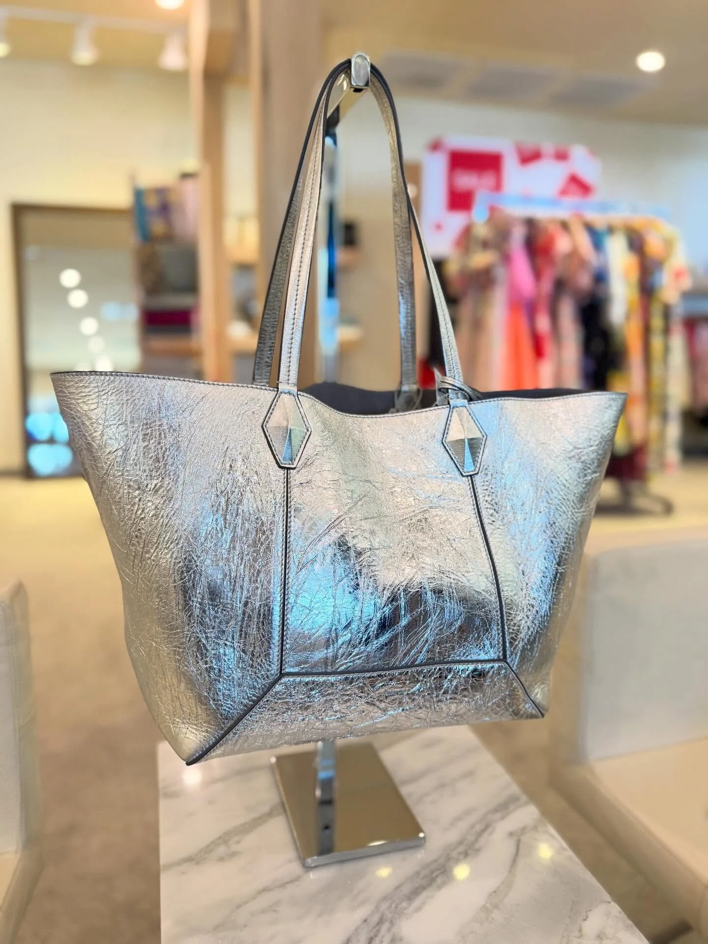 Sale handbags! 👜 Prices depend on number of items purchased! 40% off one, 50% off two, 60% off three items! #shopballiets