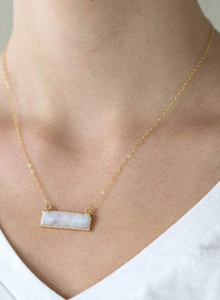 moonstone_bar_n_s_gold_am.jpg