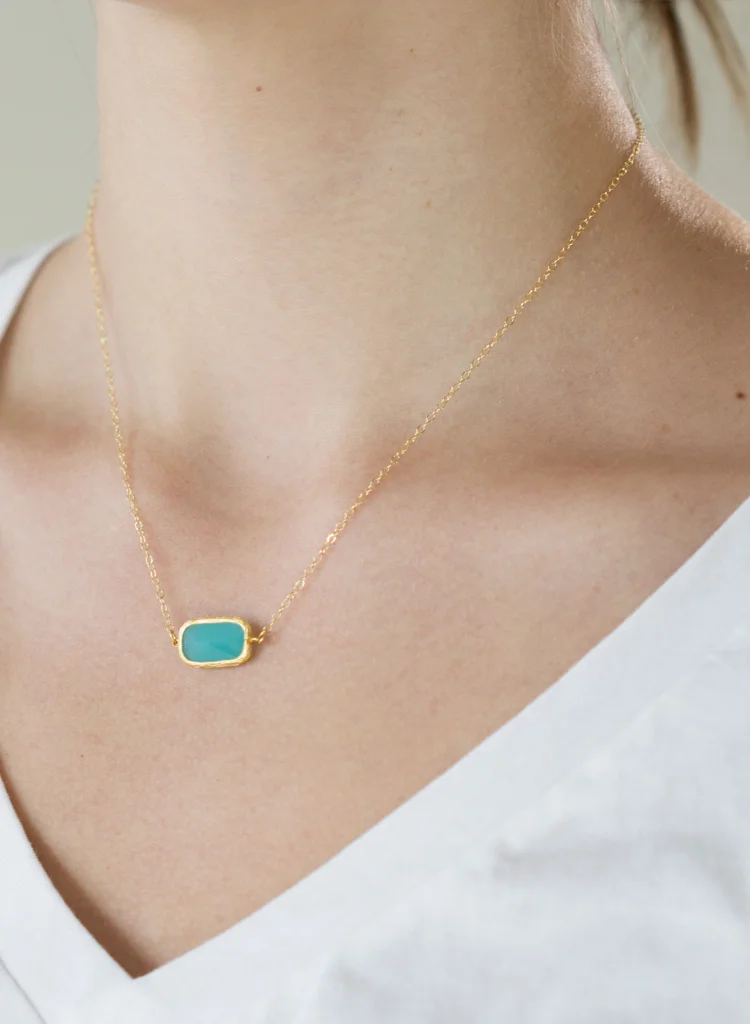 chalcedony_rectangle_sm_n_s_gold_am.jpg