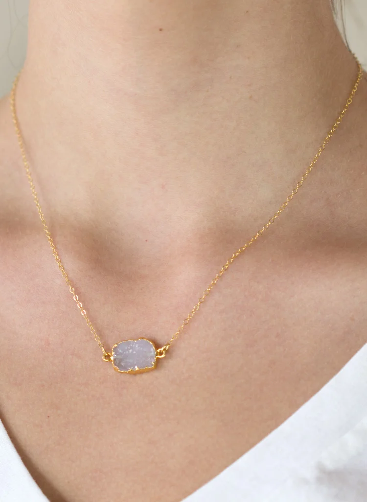 druzy_white_organic_n_s_gold_am.jpg
