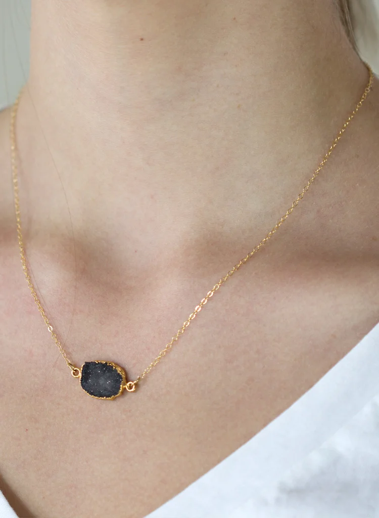 druzy_black_organic_n_s_gold_am.jpg