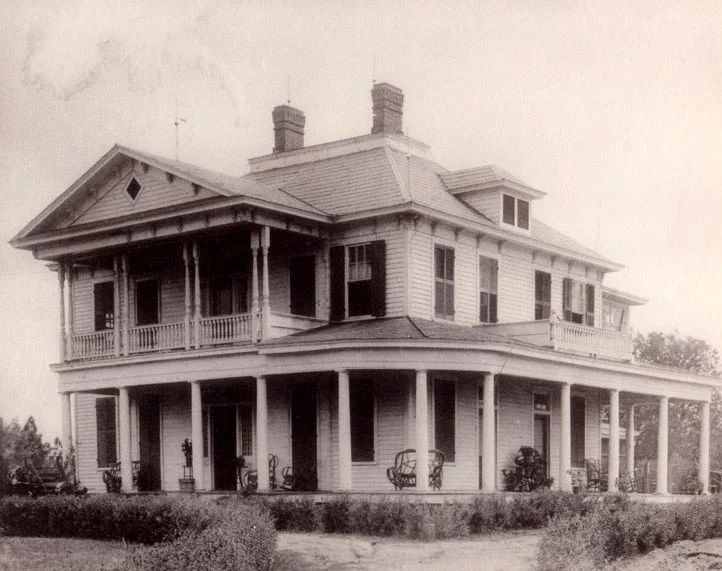 The original Powell farm house, which appears to have been located in the vicinity of the water tower between Gladden and Maple streets (originally Powell Avenue). Courtesy of Sandra Stork Phaup.
