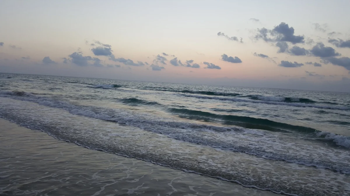"Poleg Beach