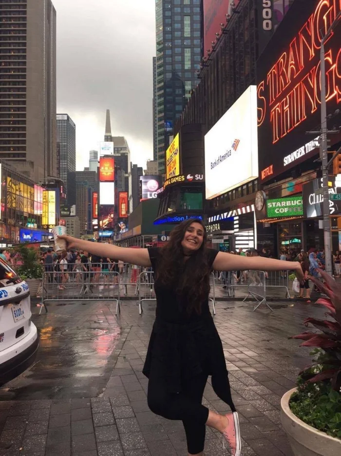 "NY"