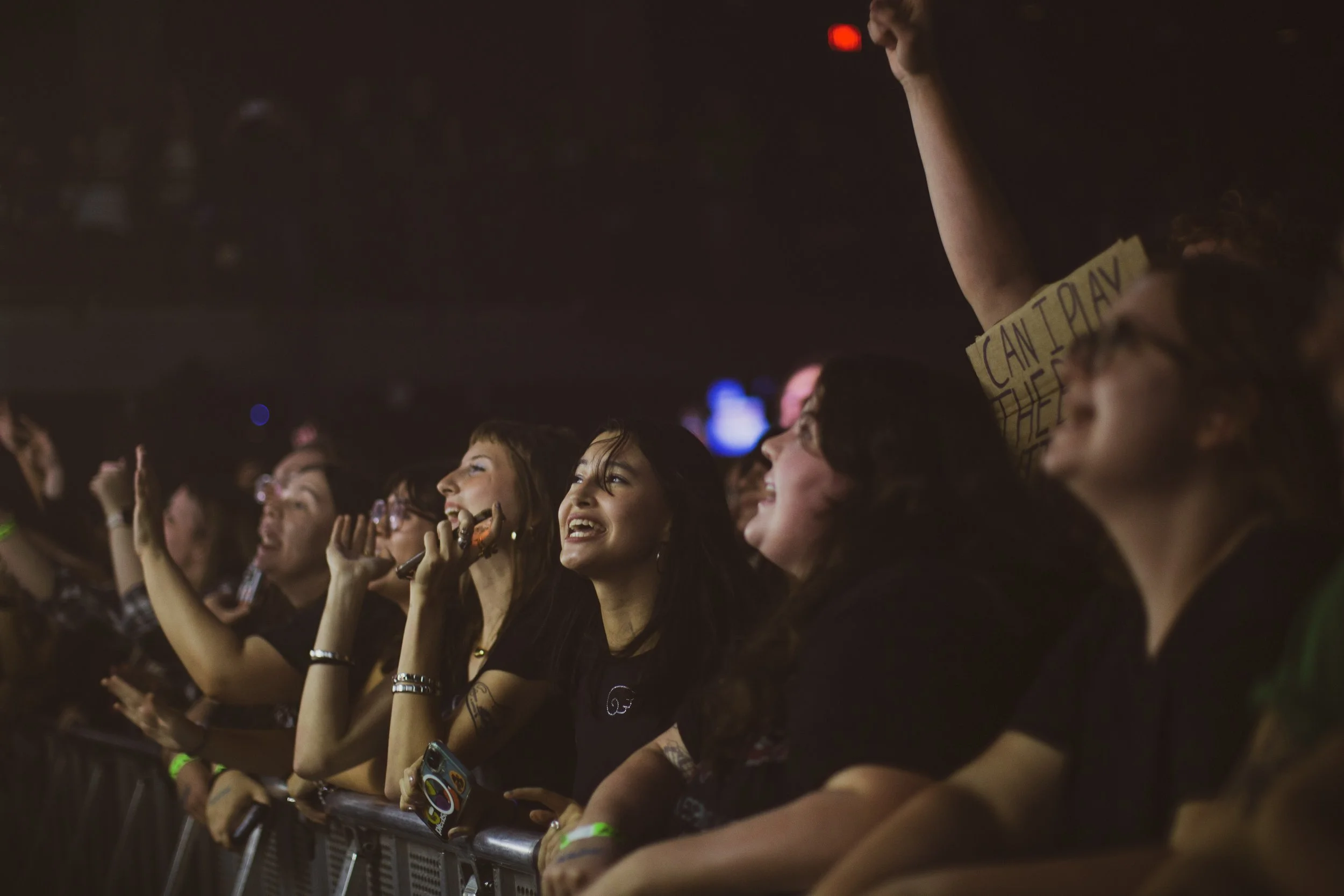 crowd2.jpg