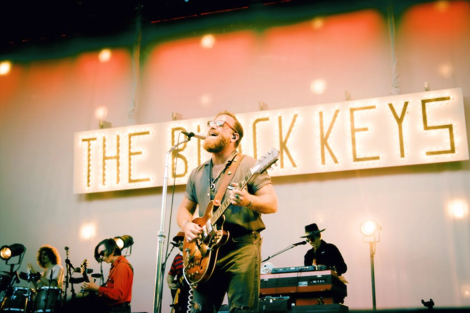 TheBlackKeys36.JPG