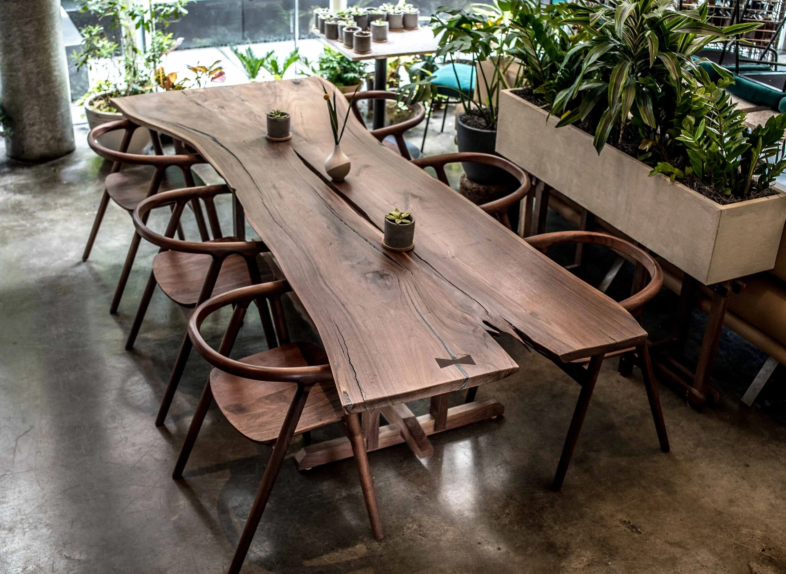 Resized chair w: legs.jpg