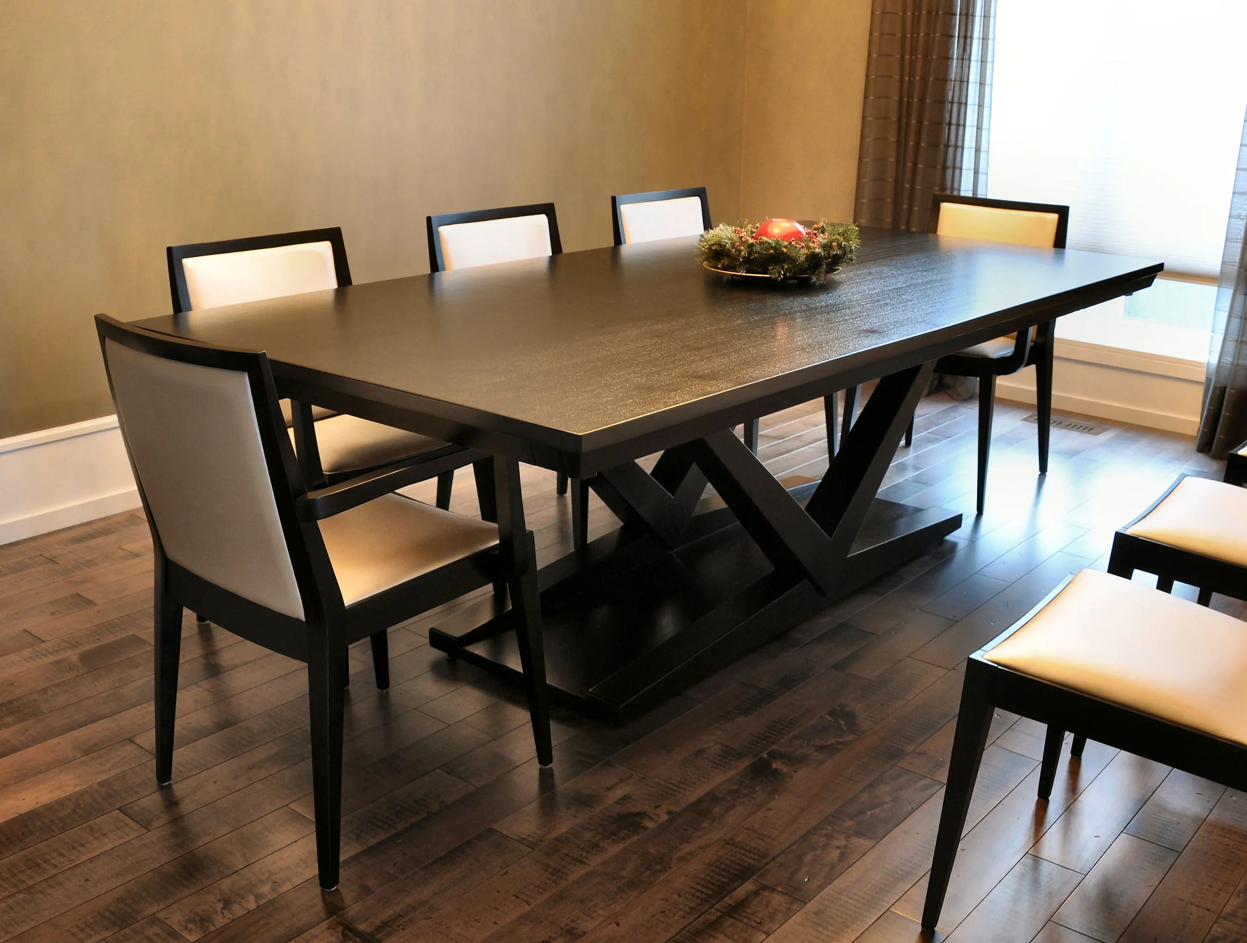 Contemporary Mercury Table in African Sapele wood with Flame chairs.