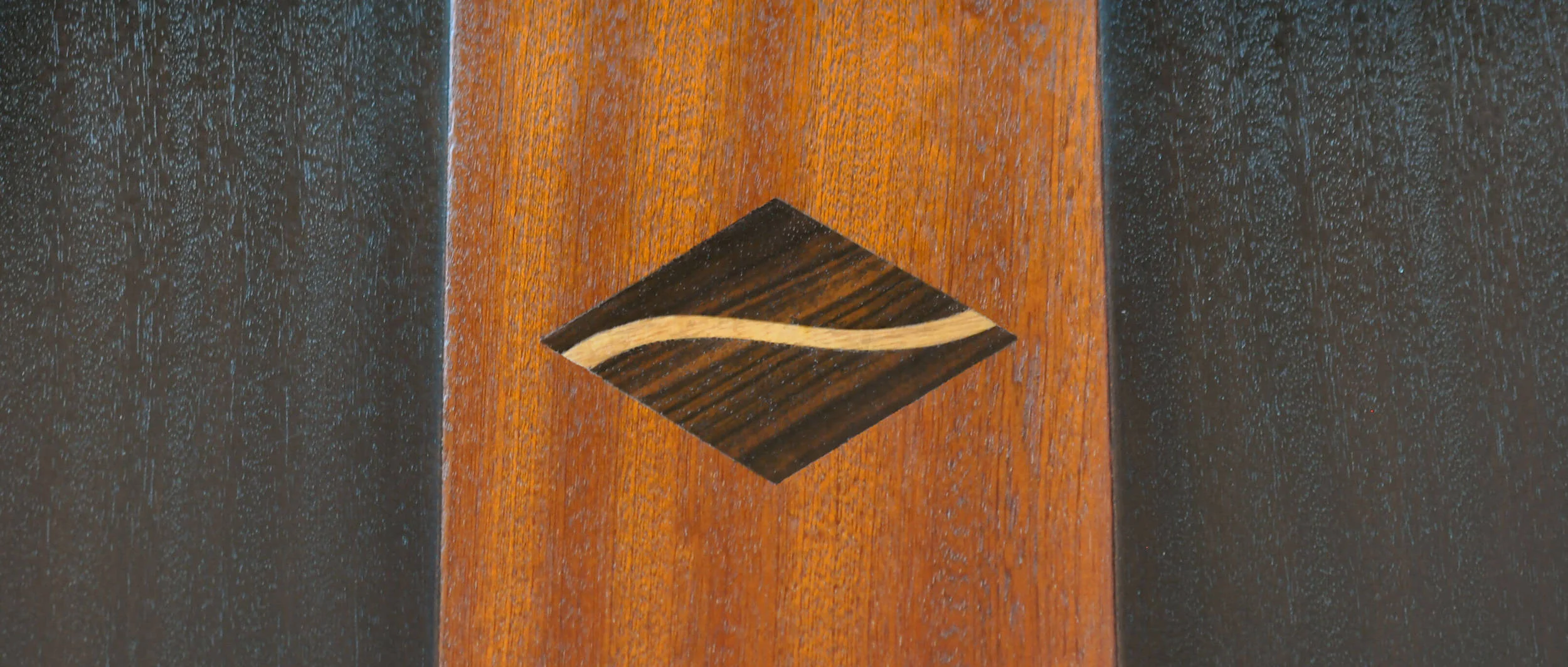 Wave Chair inlay tinypng.jpg