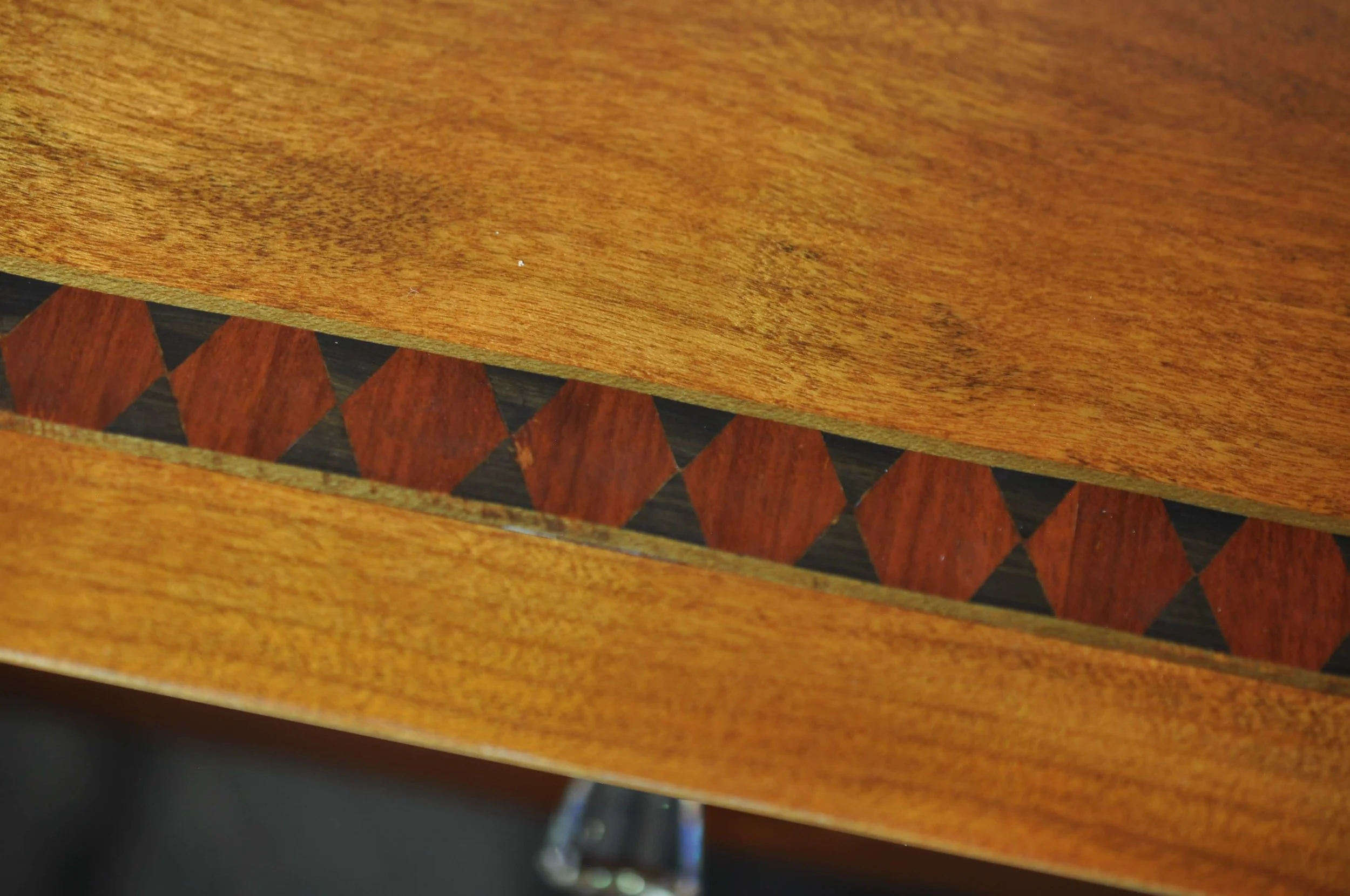 Contempoary Sofa Table inlay close up tiny png.jpg