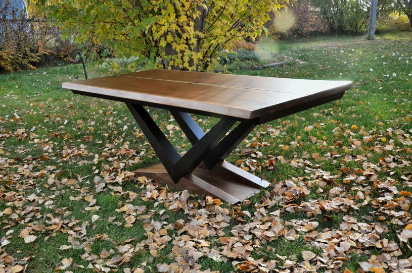 Mercury Table outside corner resize.jpg