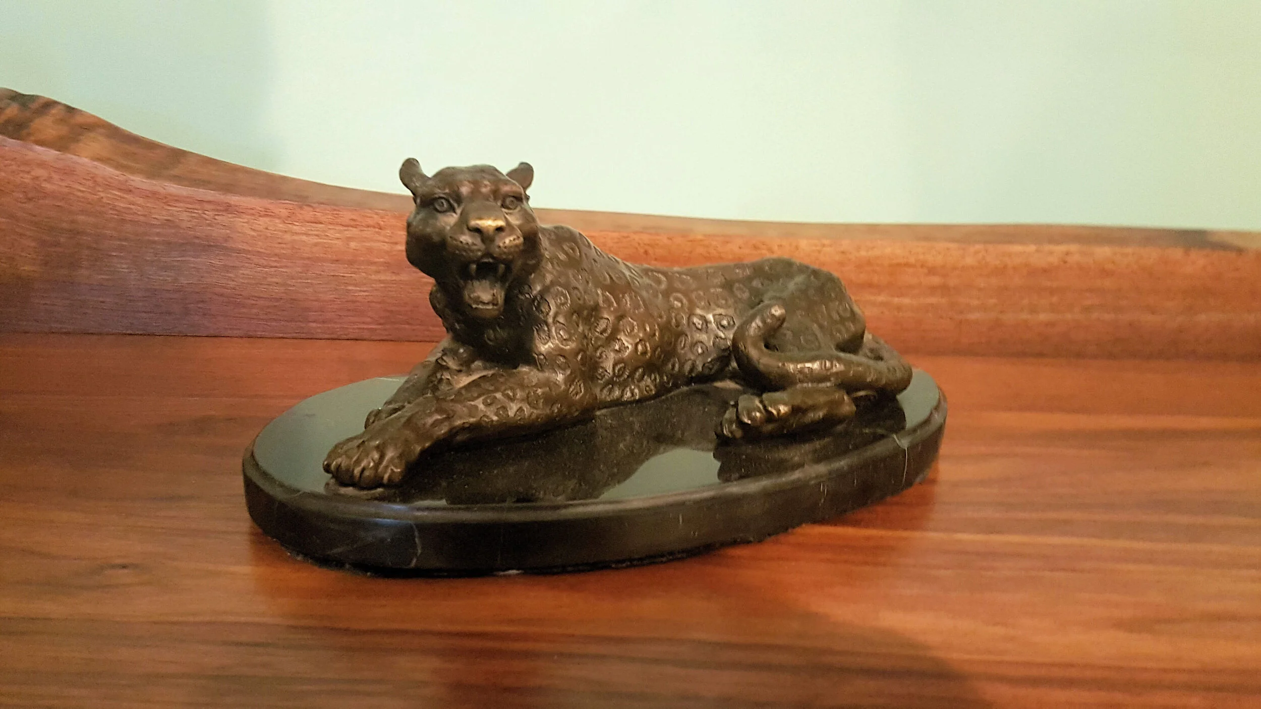 Leopard Bronze Statue