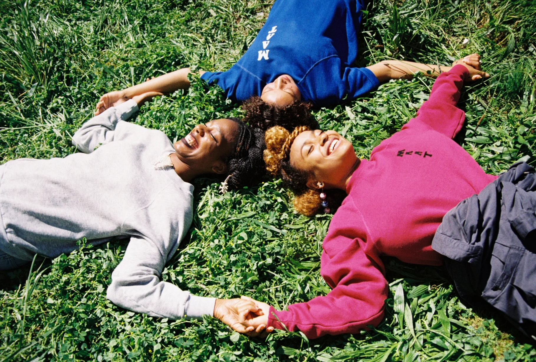 connect in grass_0019.jpg