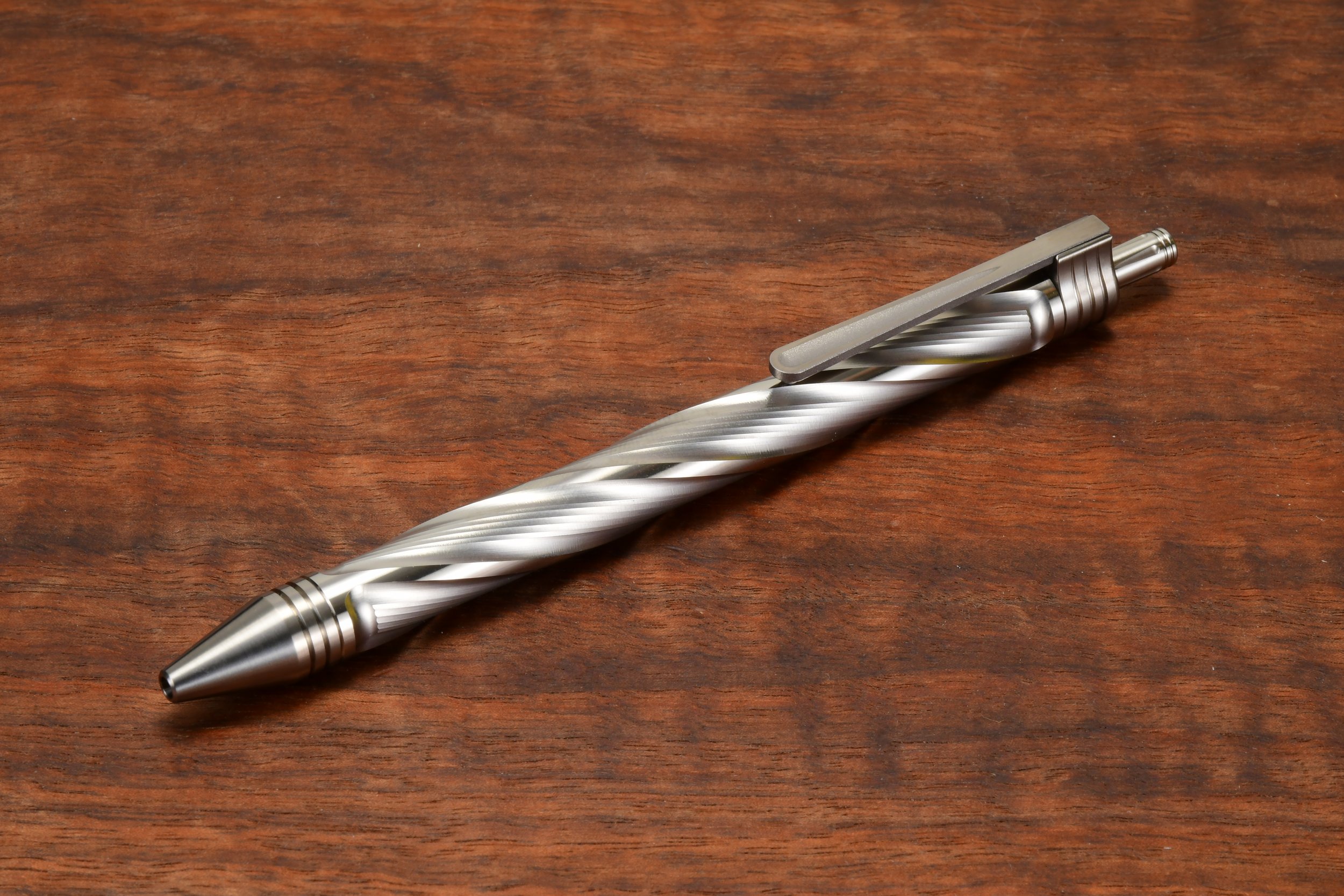 Discontinued - Twist Design Titanium Soul Pen