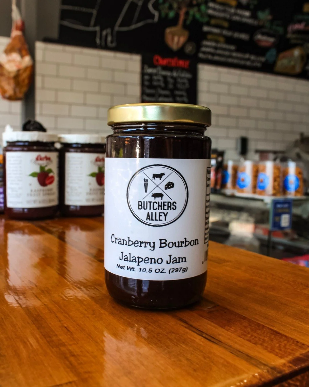 Need the perfect accompaniment to your fall cheeseboards? Look no further than our house Cranberry Bourbon Jalapeno Jam. 🍁

Tart, sweet, smoky, with a little bit of spice. It pairs so well with brie, manchego and more. Find it in store. Ask Nikko fo