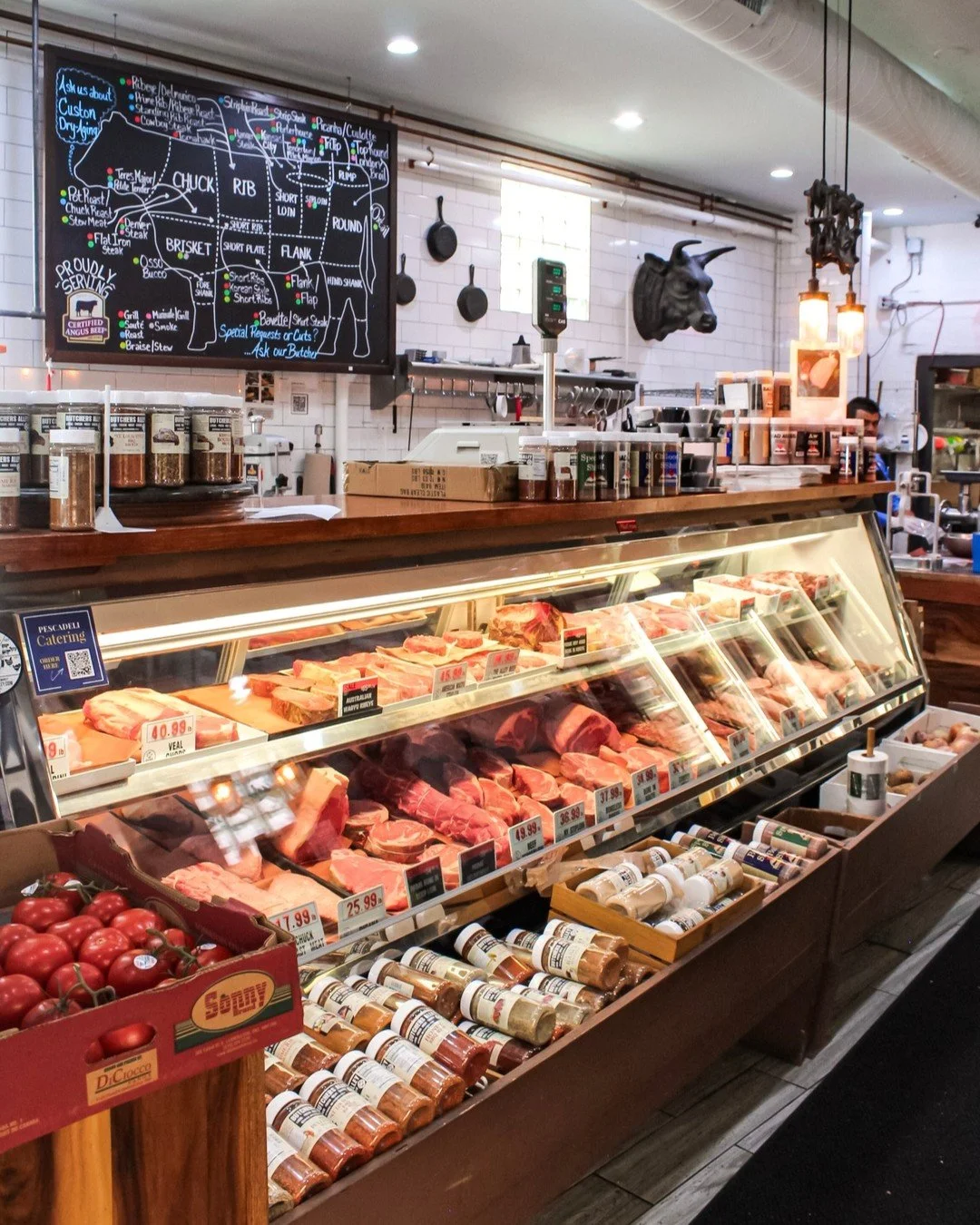 We are proud to be your full service butcher, Bethesda! 

The cases are stocked and we're ready to take Thanksgiving orders today. Come on by and see us!

#bethesdamd #butchersalley #localbucher