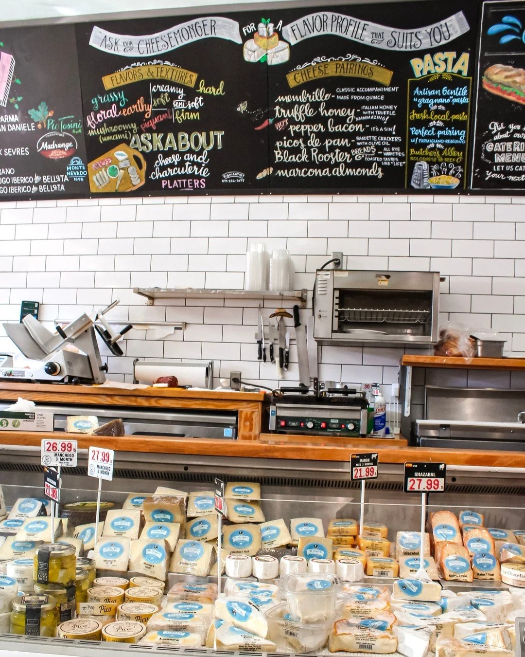 Fancy yourself a great cheese 🧀? Or maybe a sandwich 🥪?
Either way, we've got you covered. 
#bethesdamd #sandwich #cheese