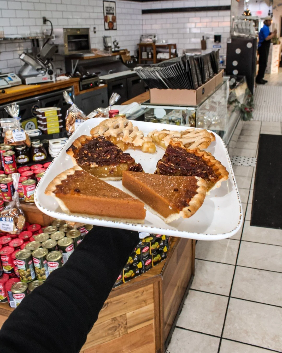 It's tiiiiiime...for pie! Get your pie preorders in today through Sunday for pick up next week. 

We're offering Thanksgiving pick up days Monday, Tuesday and Wednesday next week - just pop over to the 🔗 in our bio, choose your pie (and sides and tu