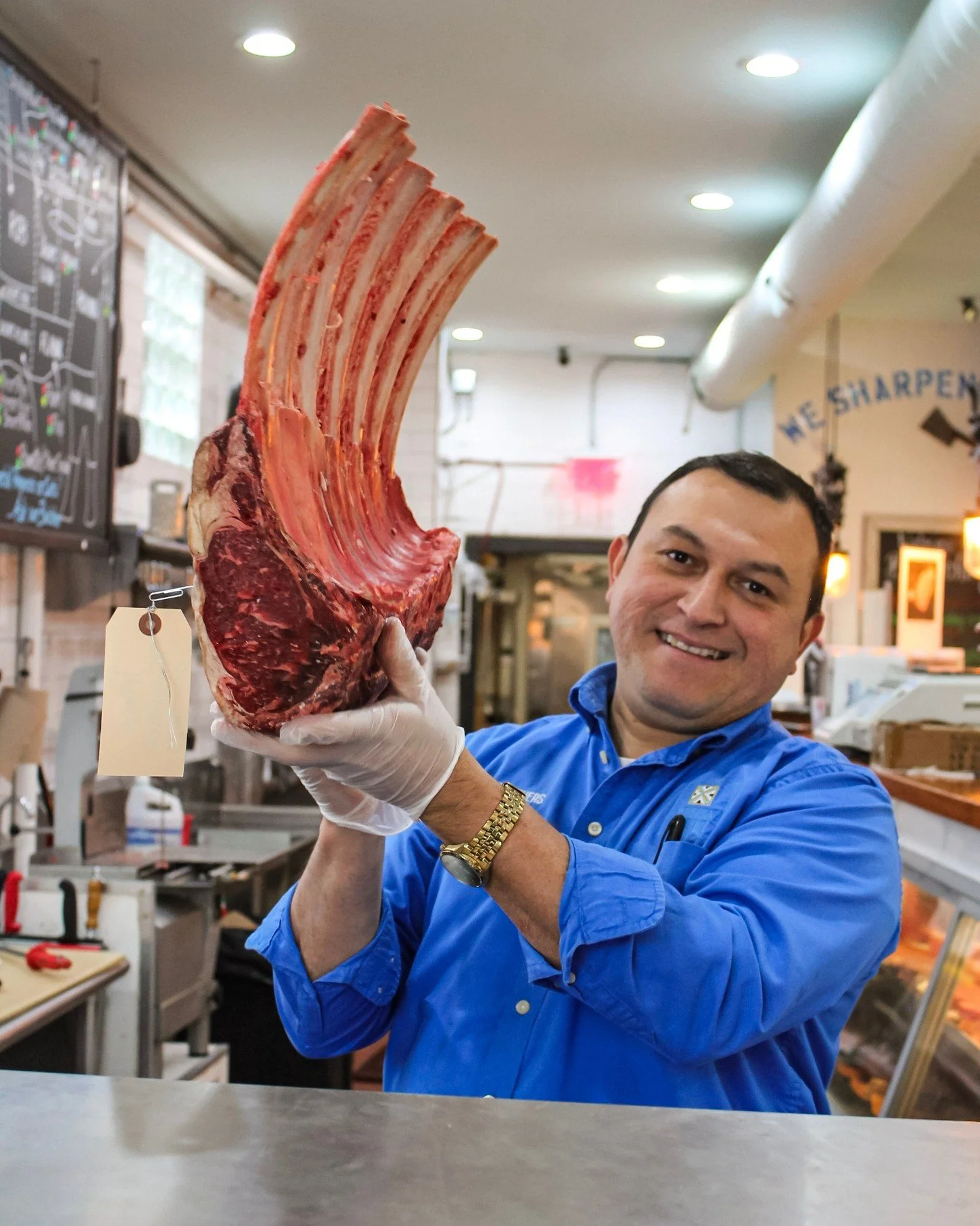 Dry aged tomahawk anyone?

This may be the best way to celebrate your holiday season. Ask Alex next time you're in store - he'll get your order placed for Christmas or New Years. 

#dryagedbeef #tomahawk #butcher #localbuctcher #bethesdamd