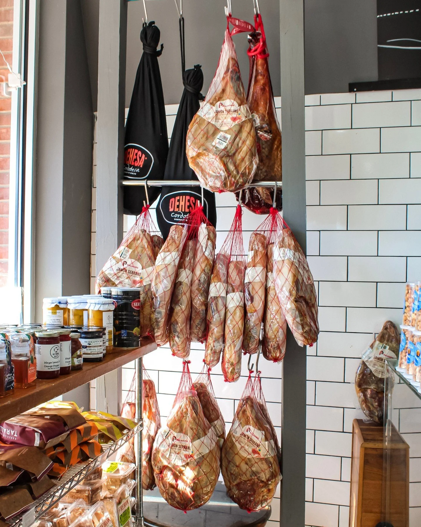There's no place like Jam&oacute;n.

#jamoniberico #jamonserrano #bethesdamd #localbutcher