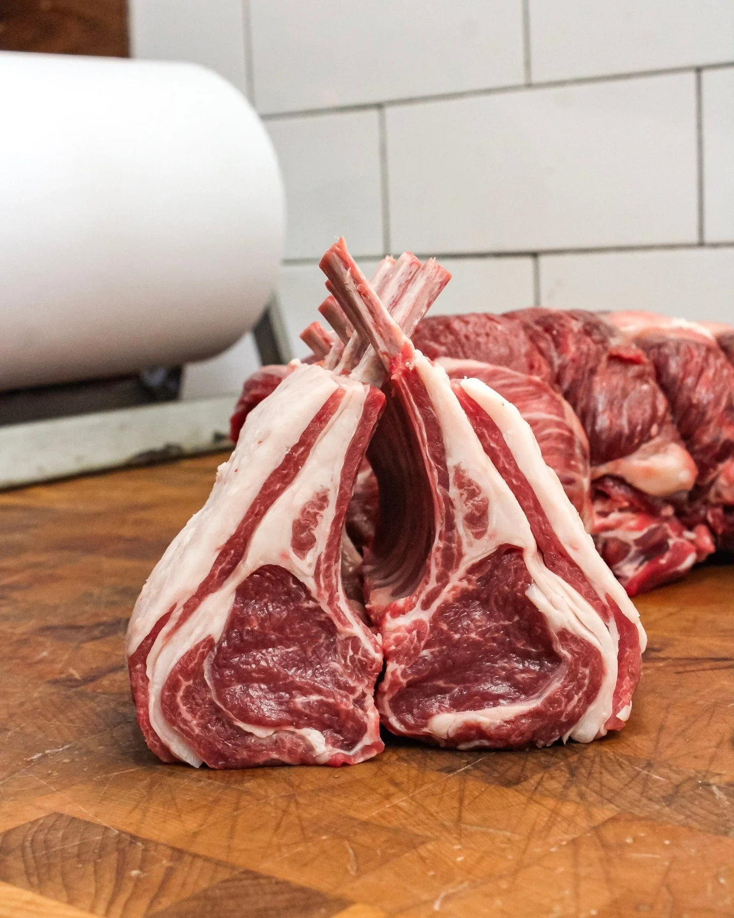 Hand trimmed rack of lamb anyone?

👉 Get your Easter orders in sooner than later so we can cut yours to perfection. 

#lamb #localbutcher #bethesdaeats