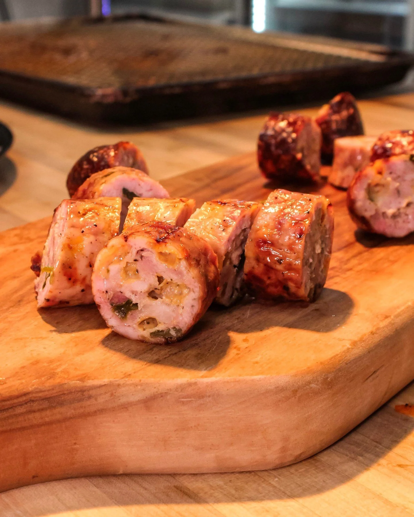 Our new Jalapen&oacute; Cheddar sausages lookin' real good freshly sliced. 🧀

Have you tried them yet? You're selling us out every week so we have to assume some of you have! Let us know what you think. 👇

#sausage #localbutcher #bethesdamd