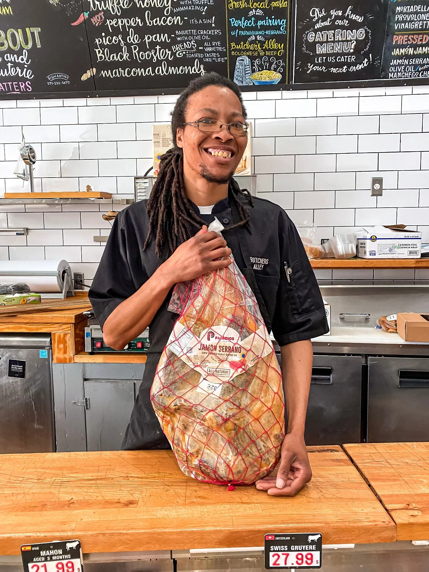 Nikko is here to make all your Jam&oacute;n serrano dreams come true. ☁️ 🥓

#jamon #jamonserrano #charcuterie #dmveats