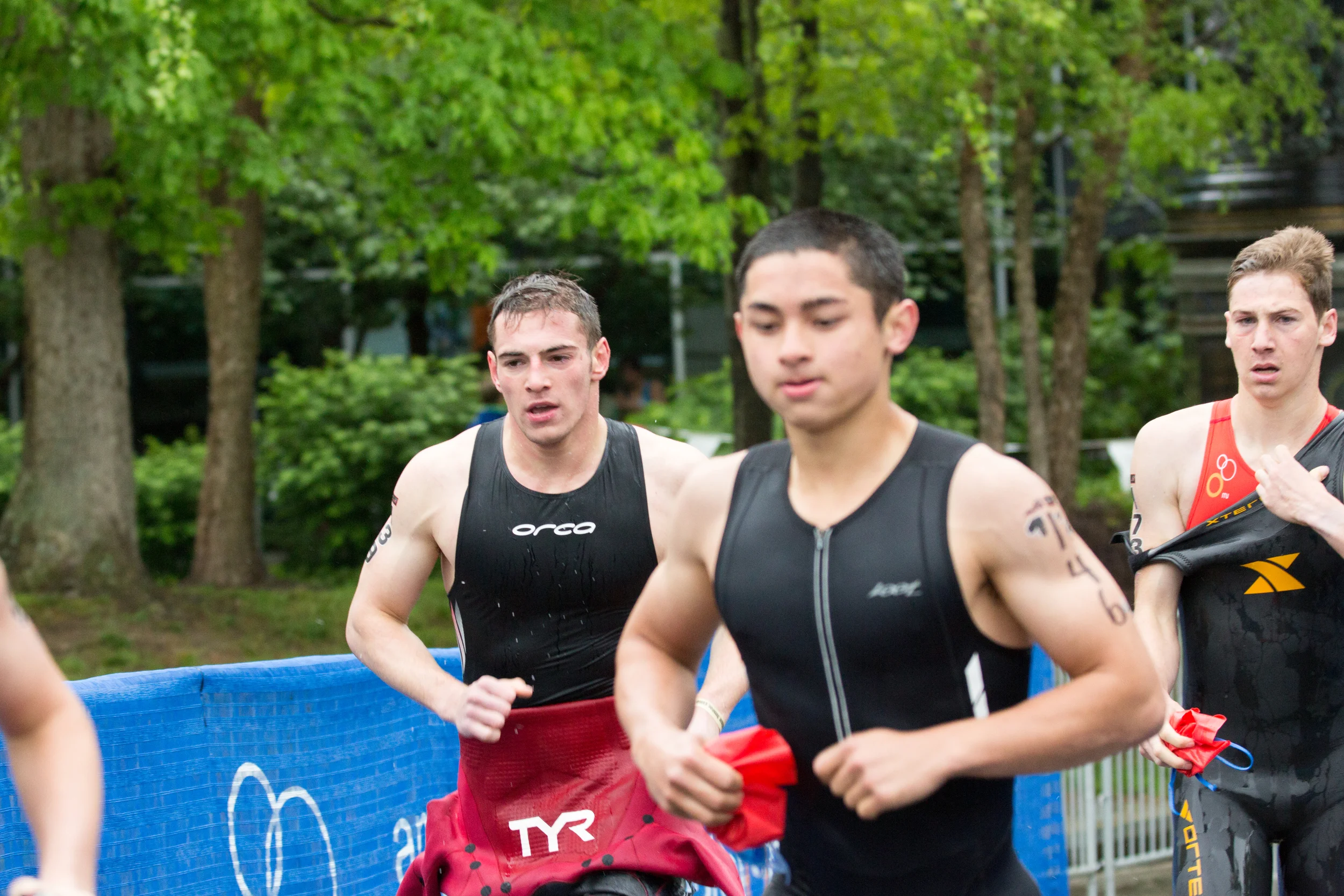JR ELITE MALE 49160501.jpg