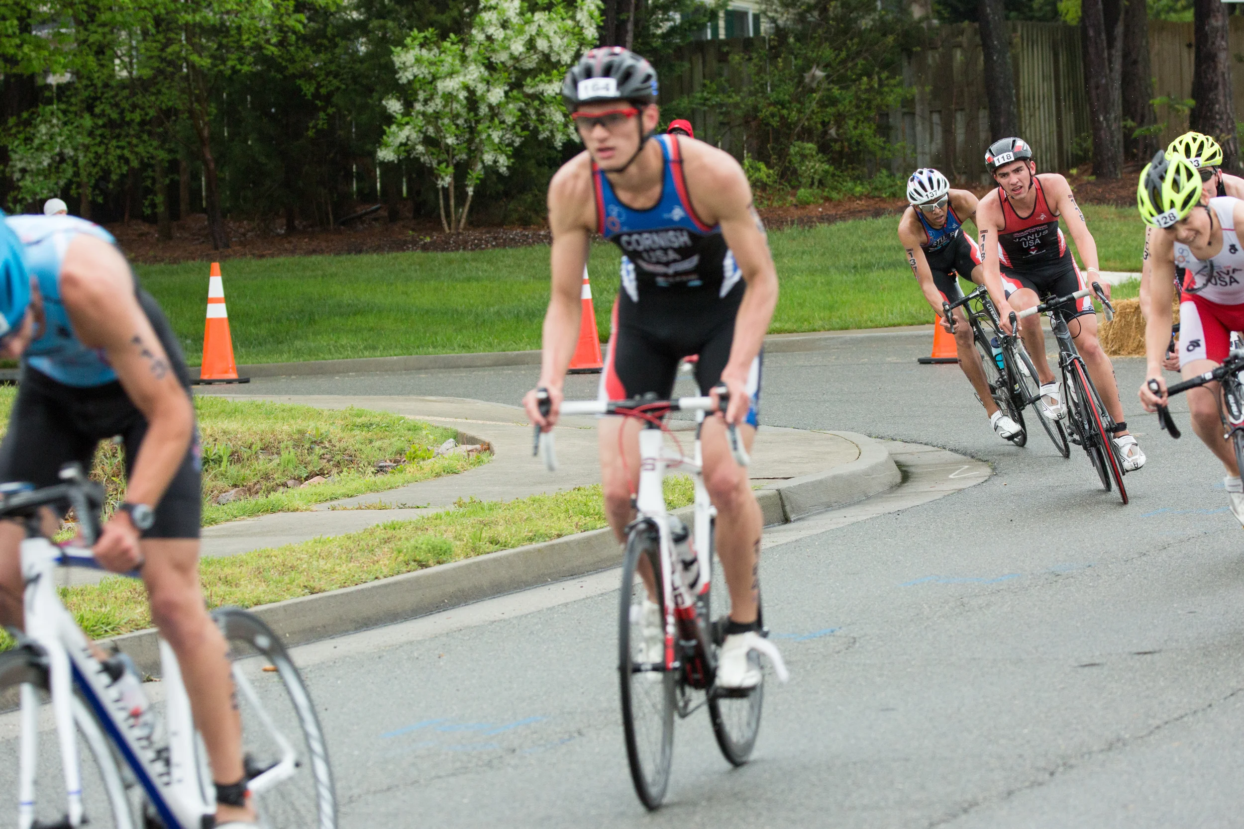 JR ELITE MALE 97160501.jpg