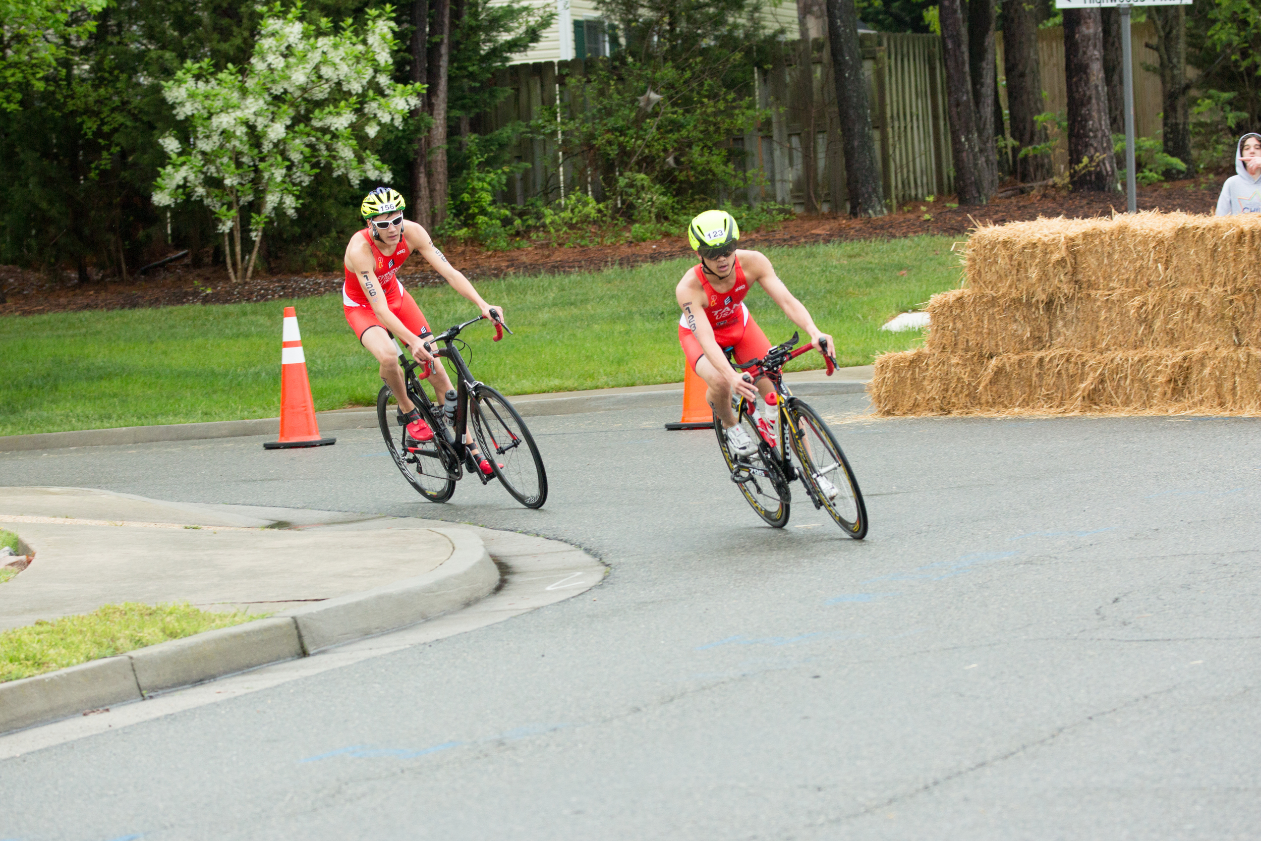 JR ELITE MALE 127160501.jpg