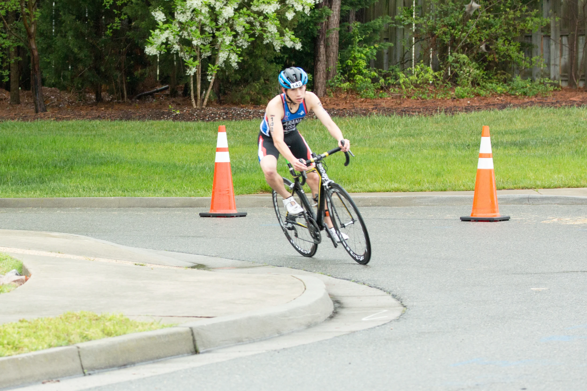 JR ELITE MALE 132160501.jpg