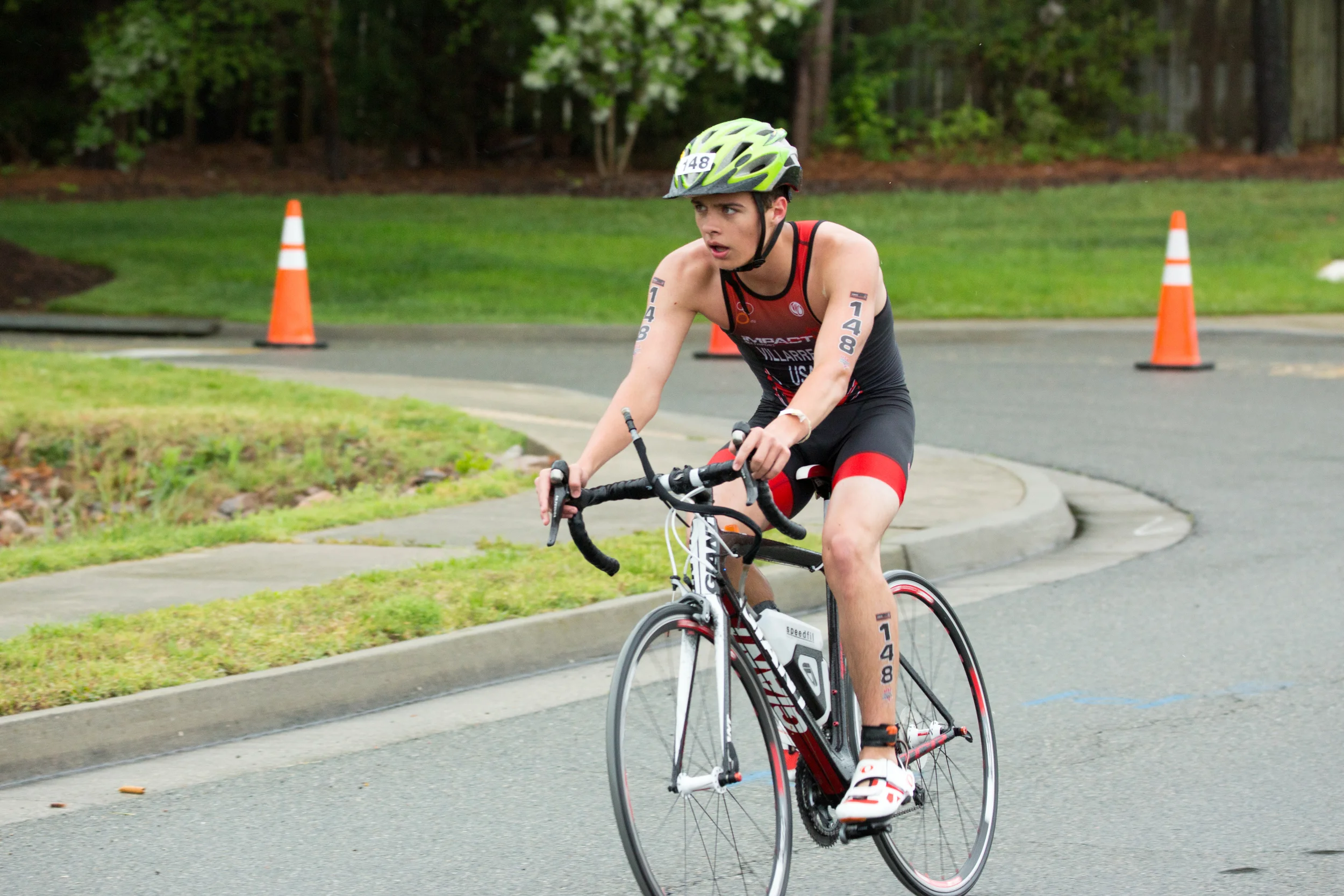 JR ELITE MALE 147160501.jpg