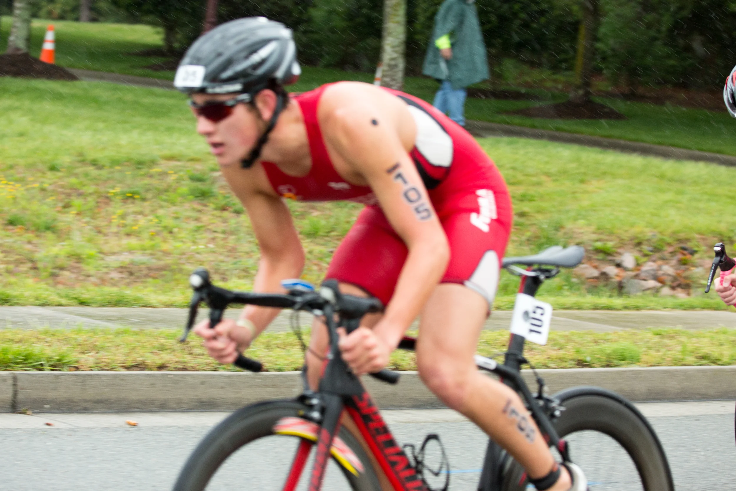 JR ELITE MALE 214160501.jpg