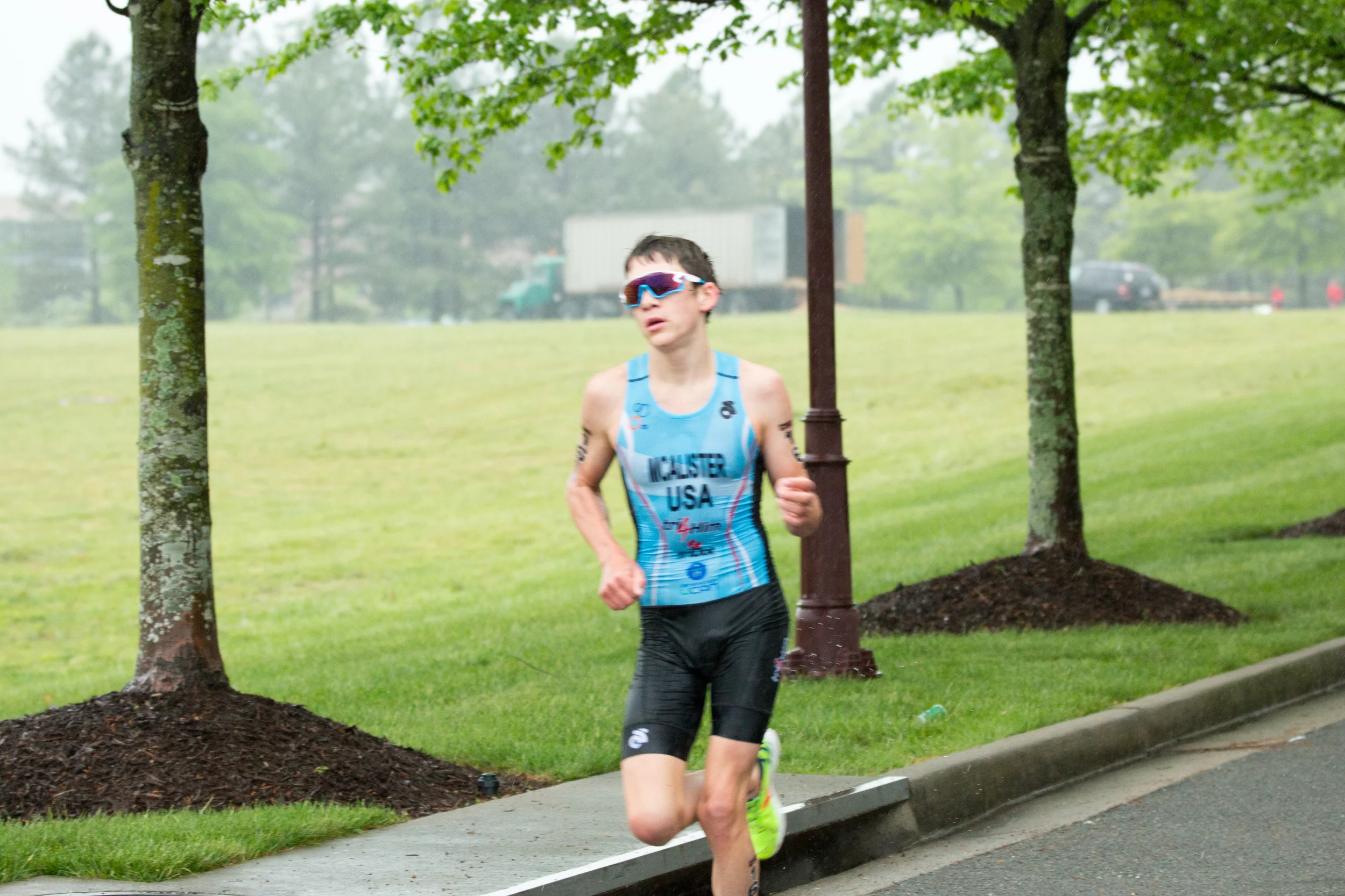 JR ELITE MALE 237160501.jpg