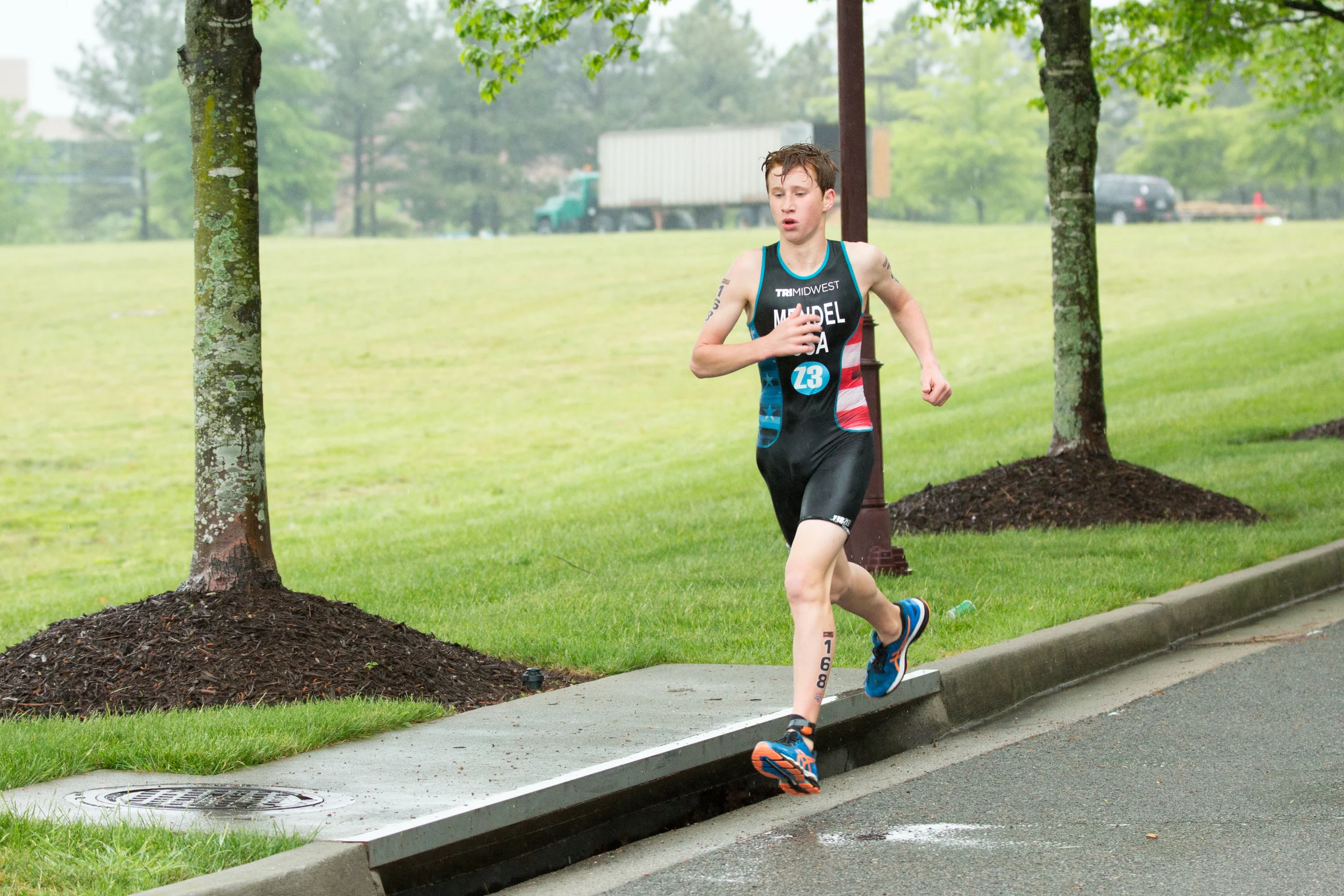 JR ELITE MALE 247160501.jpg