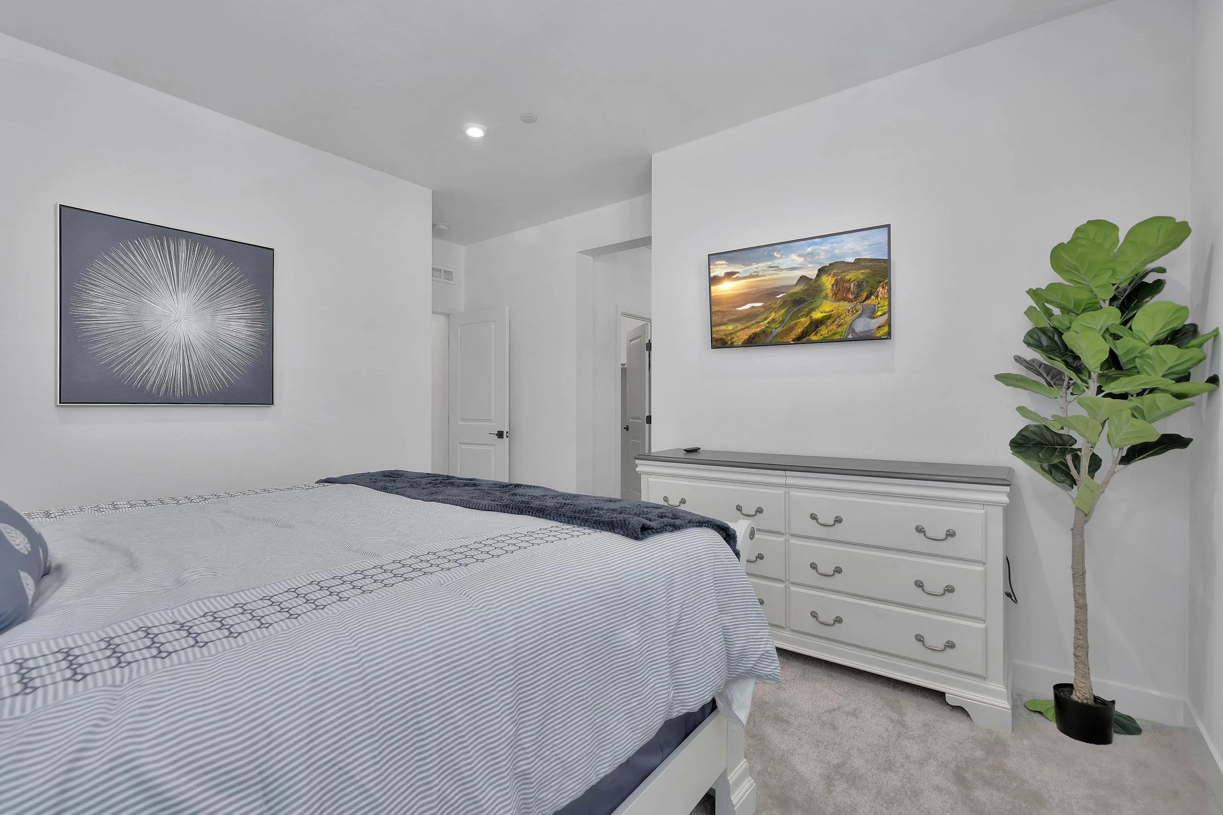 CONDO FOR LEASE Near Disneyland — Gary Martinez, SIOR, CCIM