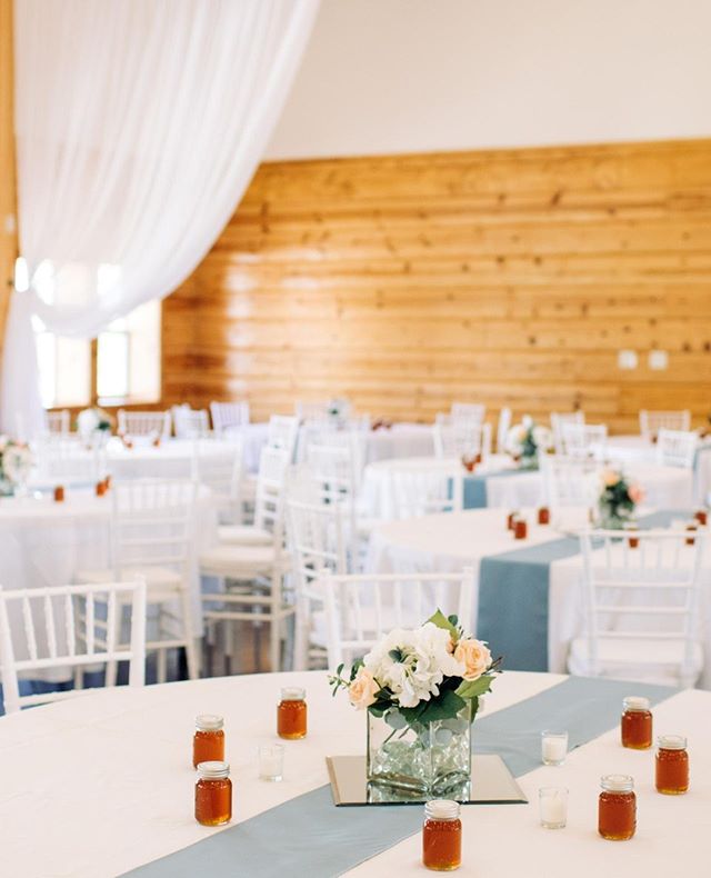 Let's take a second to highlight our reception hall! Happy wednesday everyone!
-
-
-
@shelbytsikaphoto
#brightstarranch #brightstartx #texaswedding #texasweddingvenue #wedding #chapel #engagement