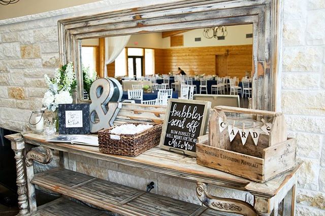 There are so many ways to dress up our gift table! We love the way Kacie had so many details!
-
-
-
Let's play iSpy! Tell me what you can find, I'll start! I spy someone decorating tables and I'm almost positive it's me😂