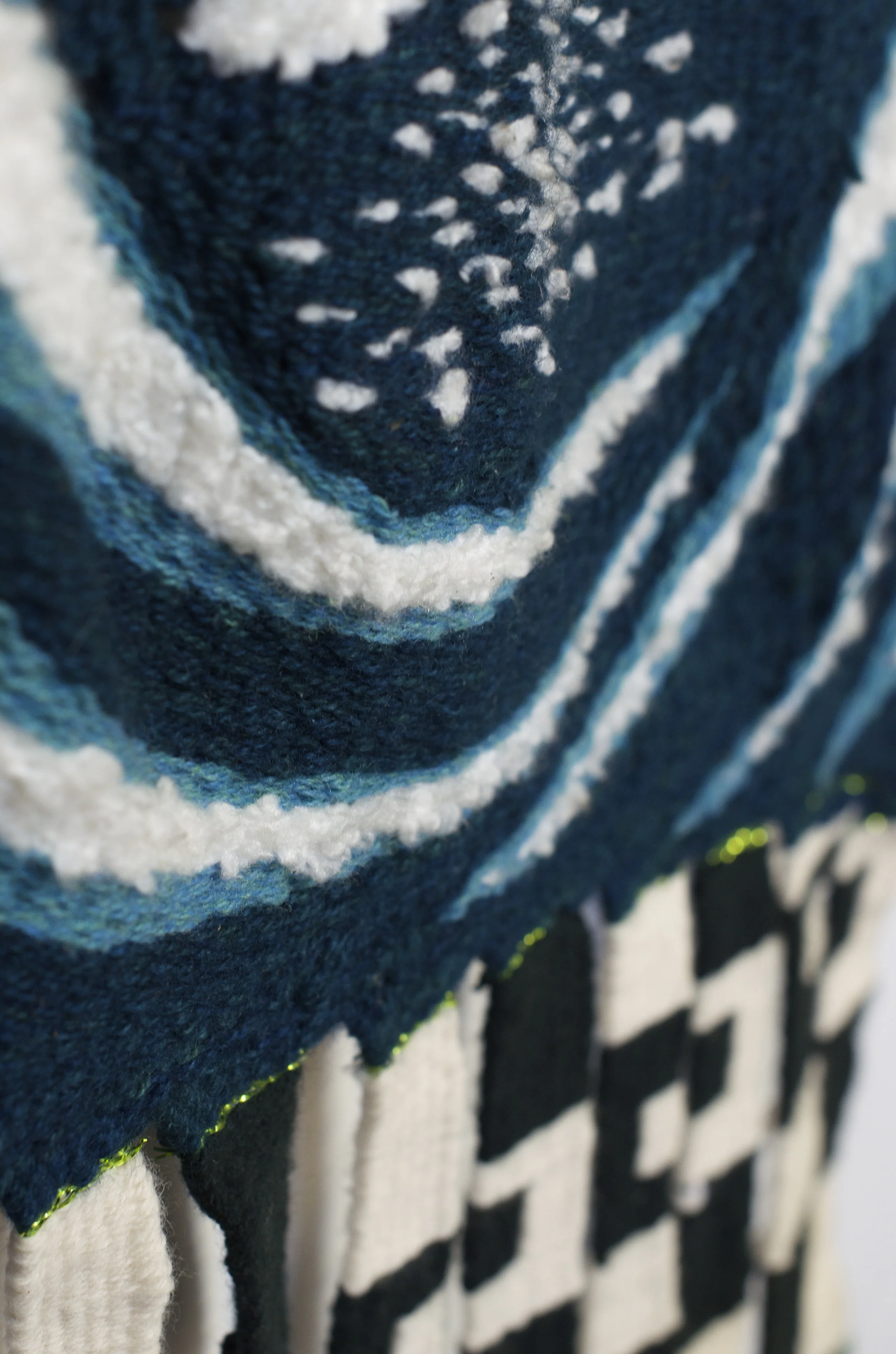 Jumping Off: mid detail