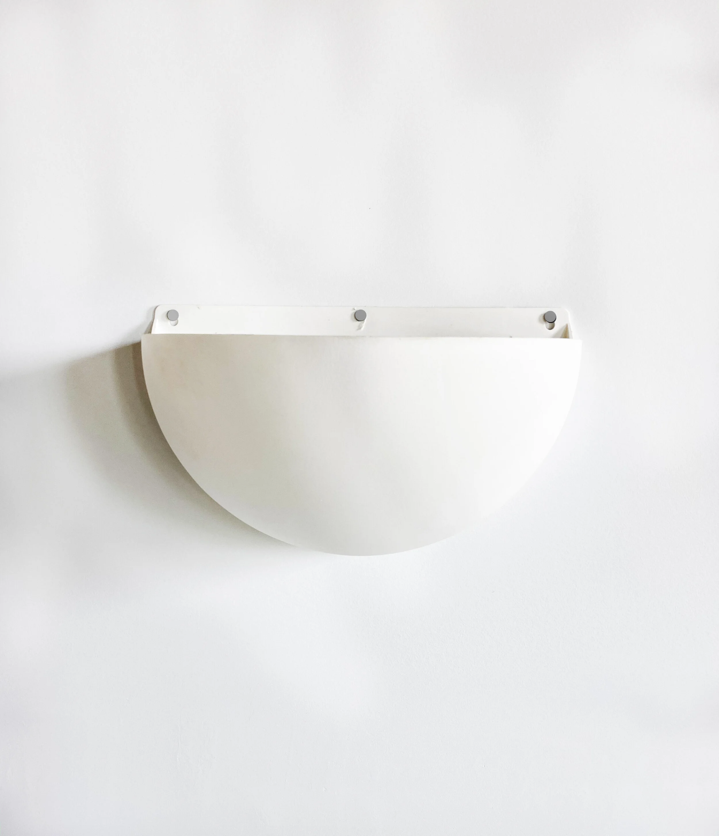 white plant sconce_front.jpg