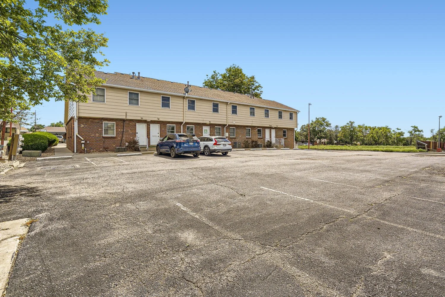 7907 Zenobia St Westminster CO-large-022-022-Parking-1500x1000-72dpi.jpg