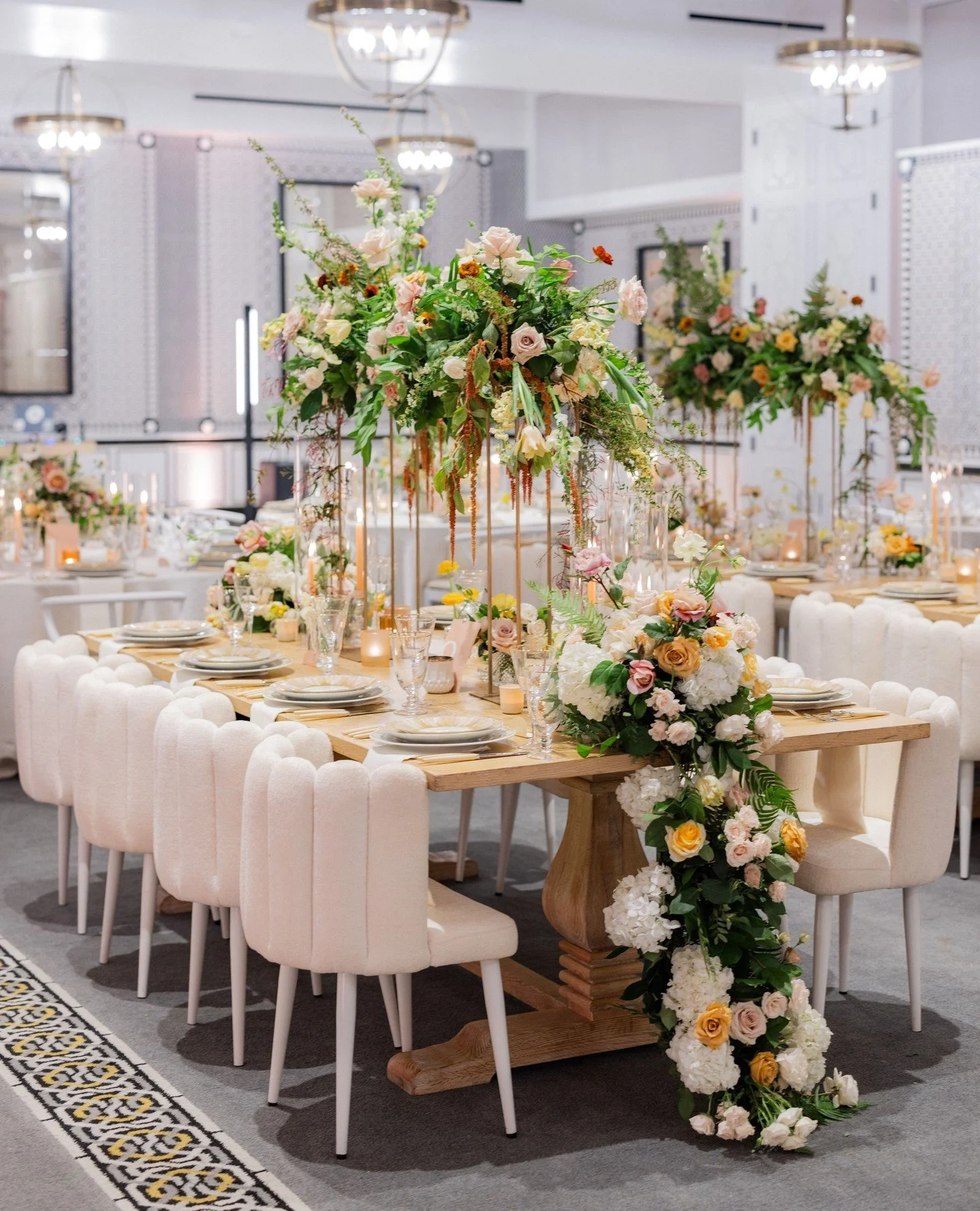 A floral-filled celebration where timeless elegance blooms in every detail.⁠
⁠
Planning and Design: @blissproductions⁠
Venue: @hotelcalifornian⁠
Floral Design: @bright_floral⁠
Photographer: @dmitry_shumanev⁠
Rentals: @sigpartyrentals @casadeperrin⁠
L