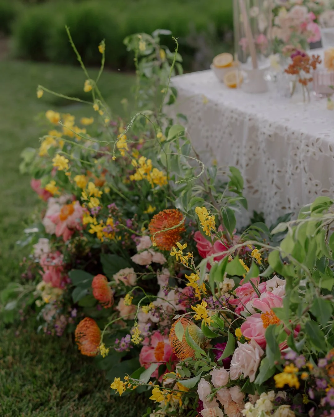 Planning and Design: @blissproductions⁠
Venue: @latarantella_gfv⁠
Floral Design: @bright_floral⁠
Photographer: @breahnataylorphotography⁠
Rentals: @townandcountry_eventrentals⁠
Lighting: @bellavistadesigns⁠
Linens: @bbjlatavola⁠
.⁠
.⁠
.⁠
.⁠
.⁠
⁠#brig