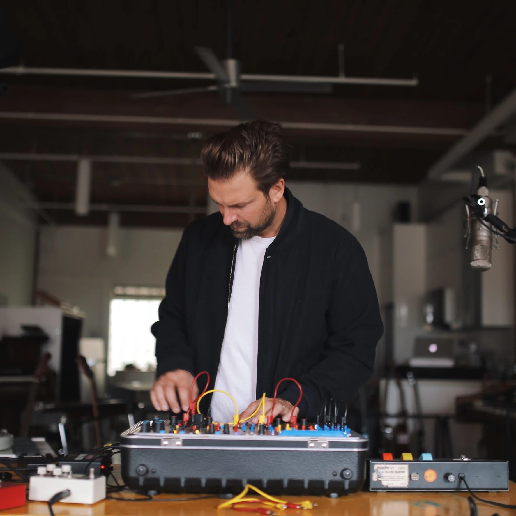 SOUNDWORKS COLLECTION Feature