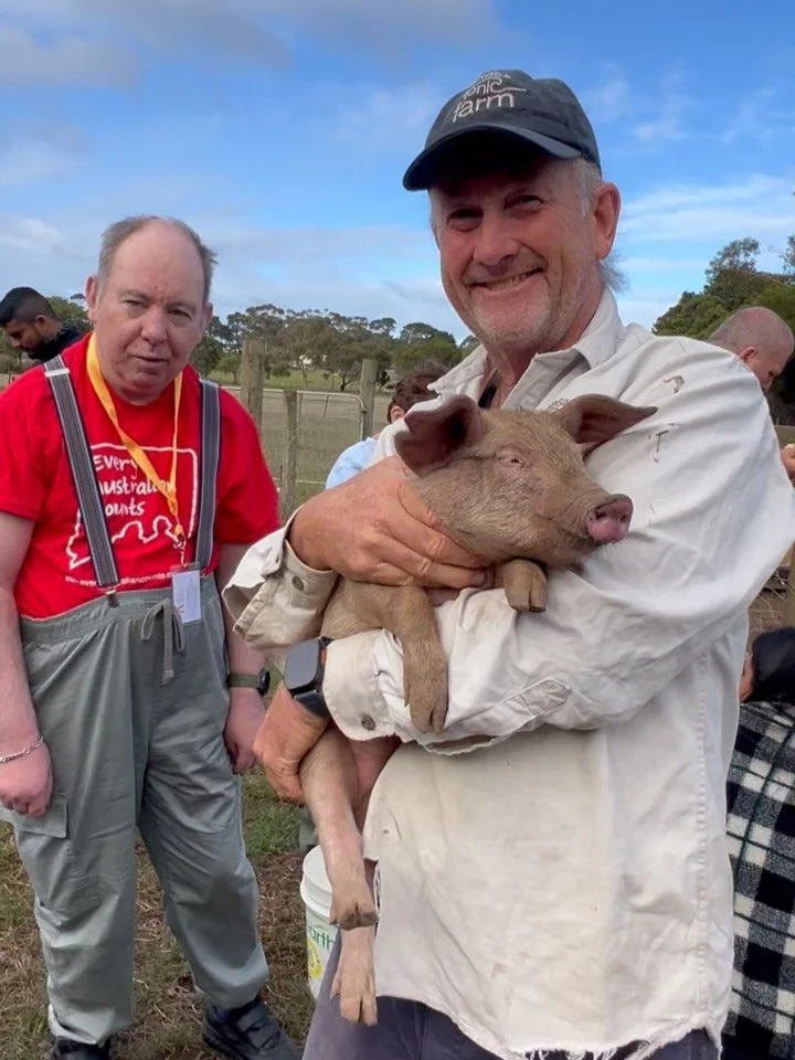 City Kids vs Farm Kids  City Holiday; iPads, shopping centres, fast food.  Farmstay Holiday; feeding animals at 9am, running through paddocks, collecting eggs, fresh country air, tired happy kids by bedtime.  Honestly&hellip;. Which holiday would you