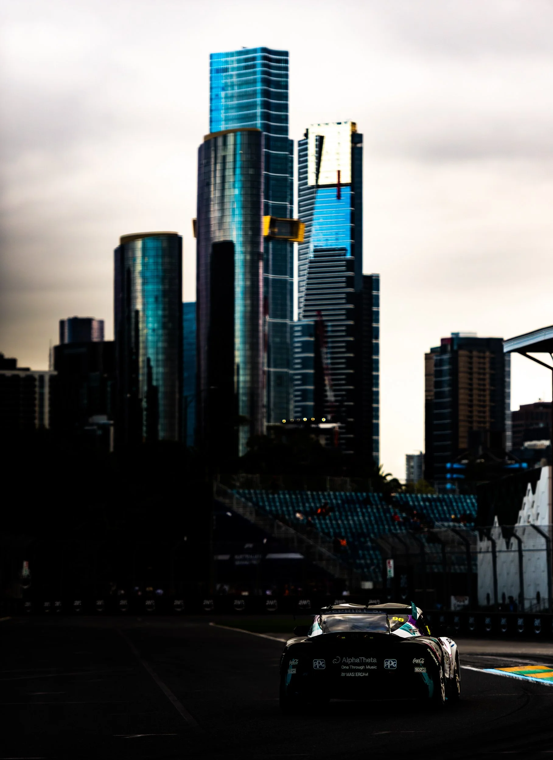 V8-23.jpg