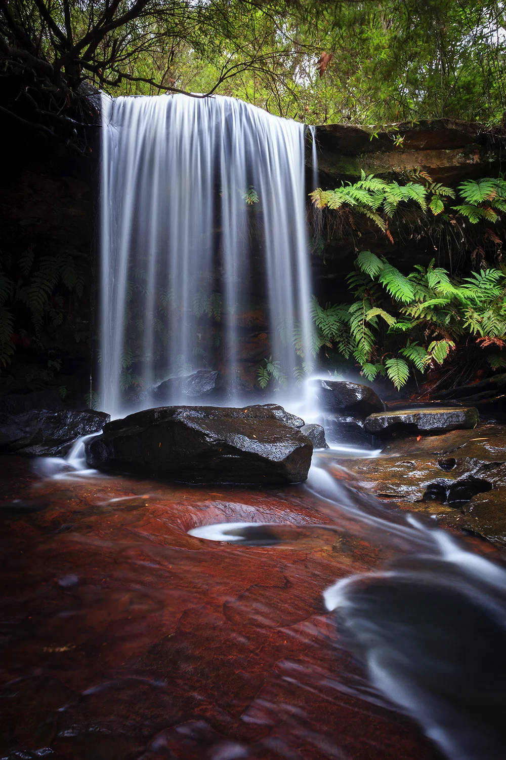 This is my favourite shot of the day, the red foreground rocks really jumped out of the surroundings.