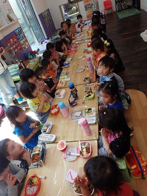 Lunch Time (Kindergarten and Beginner) 12:00~